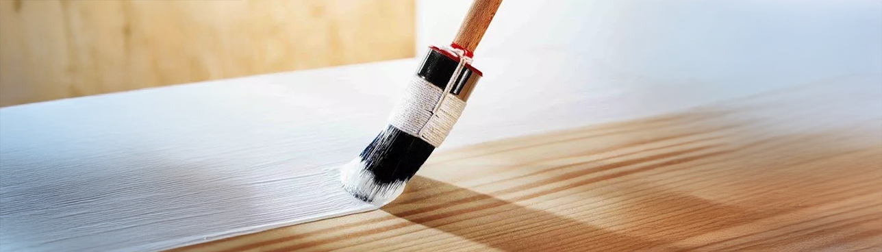 Hoe lang moet grondverf drogen voor je kan aflakken?